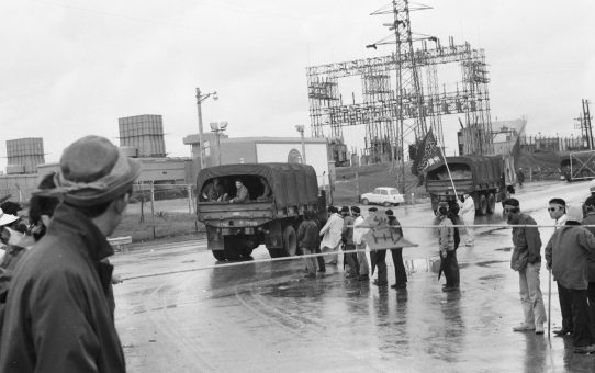 全軍労スト第1波