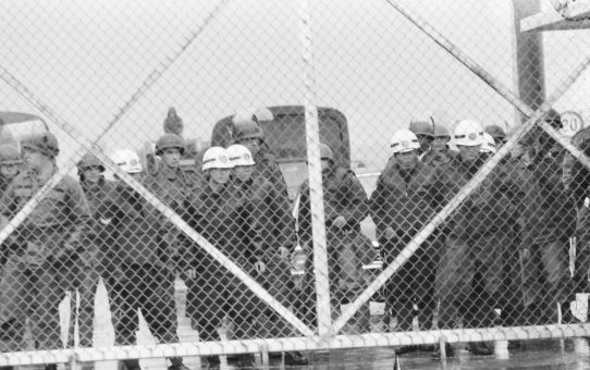 全軍労スト第1波