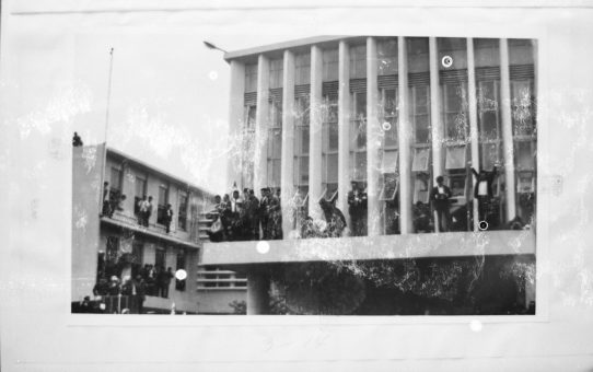 教公二法阻止闘争