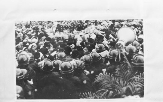 教公二法阻止闘争