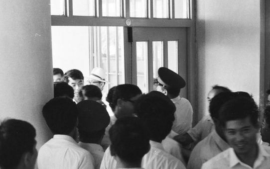 給与法//立法院斗争//全体報告集会