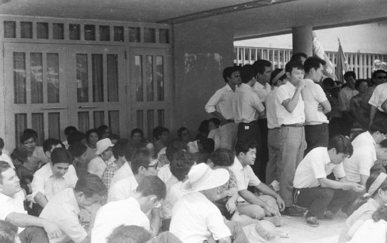 給与法//立法院斗争//全体報告集会