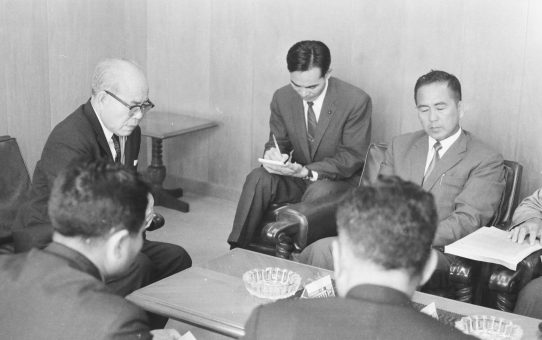 屋良主席との懇談