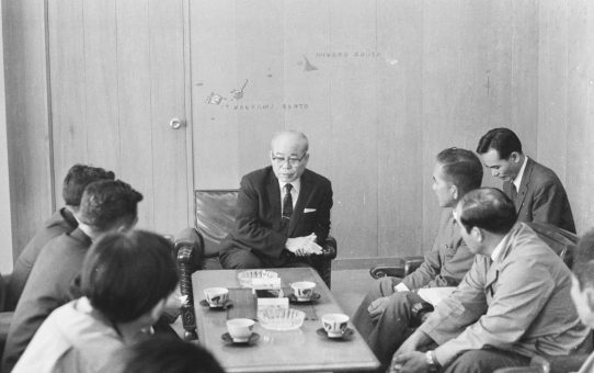 屋良主席との懇談