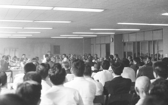 立法院　予算委員会　代表質問