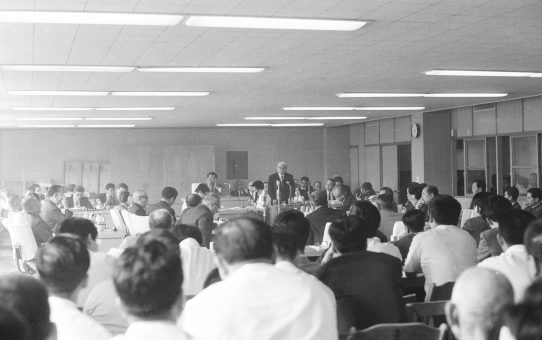 立法院　予算委員会　代表質問