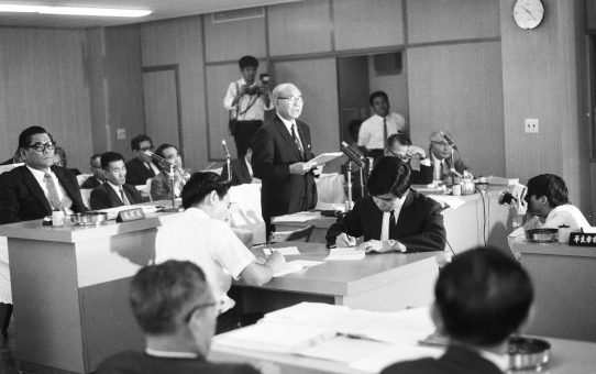 立法院　予算委員会　代表質問