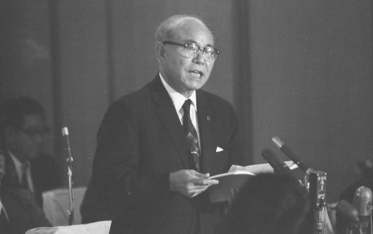 立法院　予算委員会　代表質問