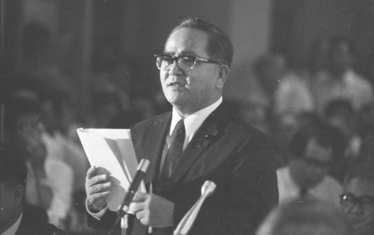 立法院　予算委員会　代表質問