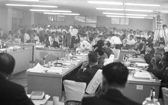 立法院　予算委員会　代表質問