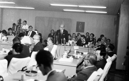 立法院　予算委員会　代表質問