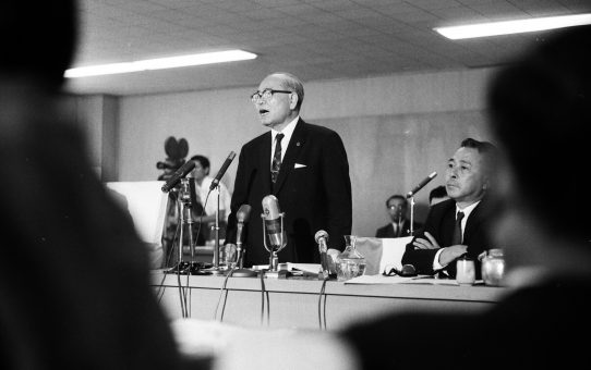 立法院　予算委員会　代表質問