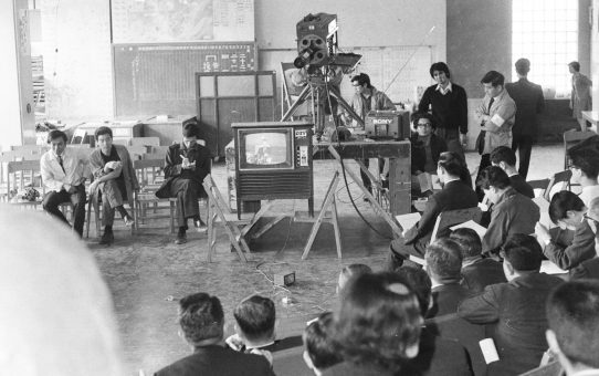 参院選、革新共闘候補　喜屋武真栄　当選