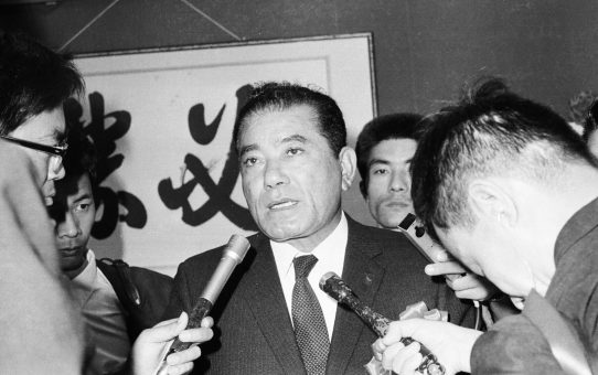 参院選、革新共闘候補　喜屋武真栄　当選