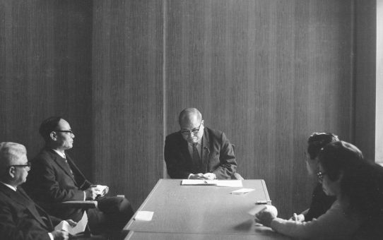 国民皆保険立法院へ要請