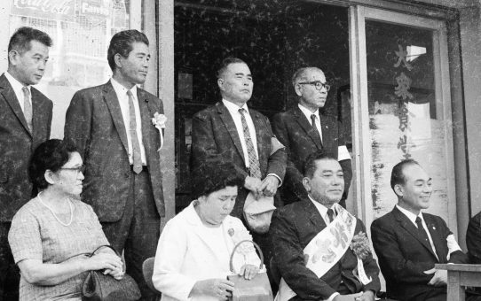 参院選出陣式　喜屋武真栄