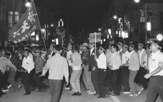 4.28大会、市内デモ